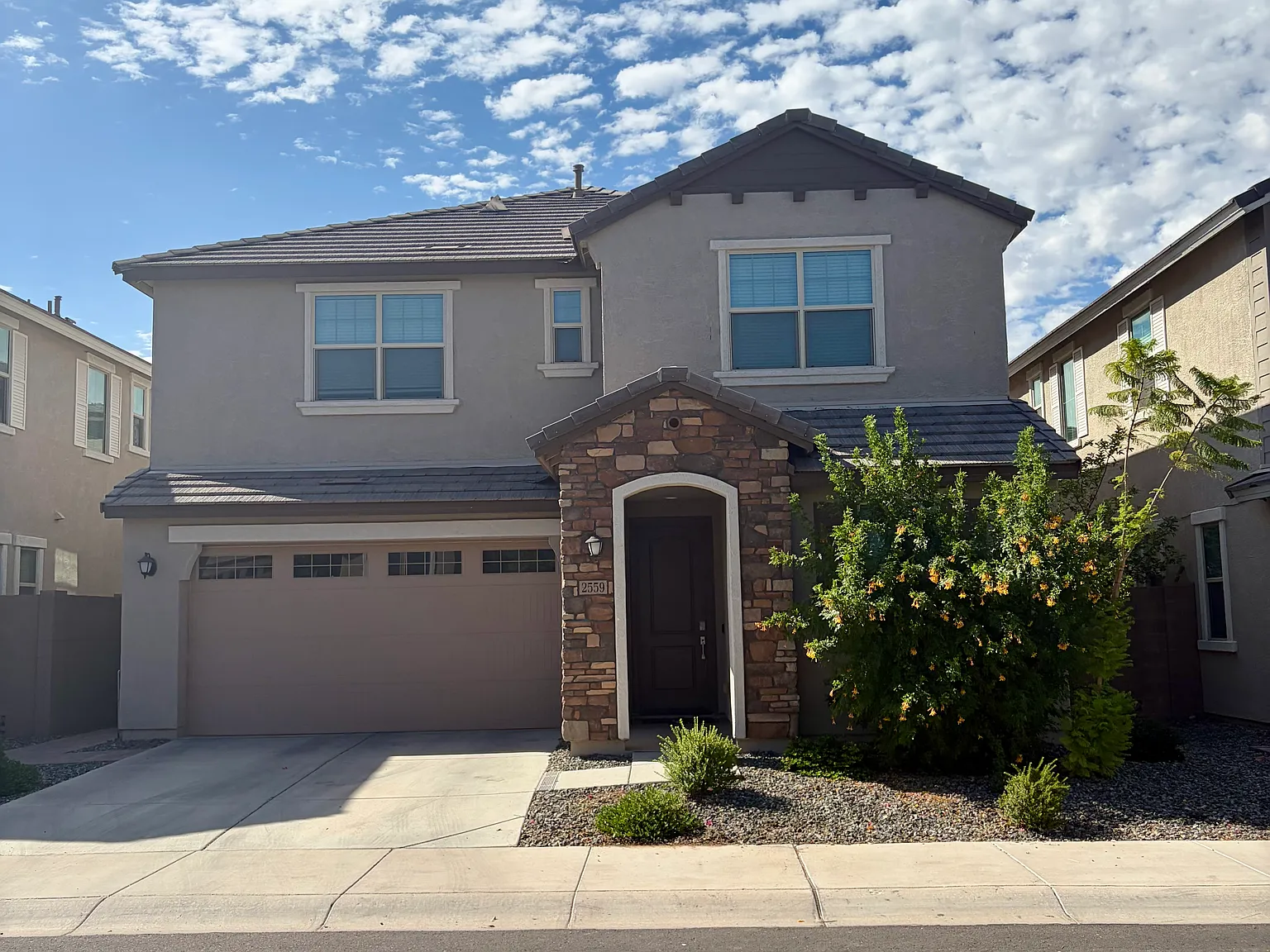 4 bed, 2615 sqft, $3,050 — Photo 1