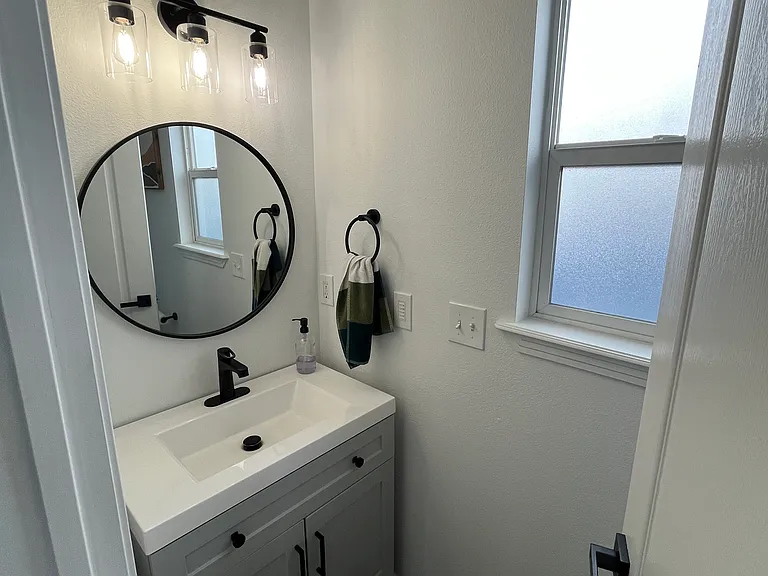 2676 W Ona St — Photo 13