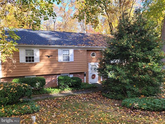 2nd image of 908 Greenwood Cir