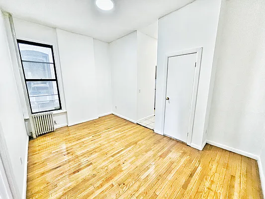 Rented by MAC Realty NY | media 5