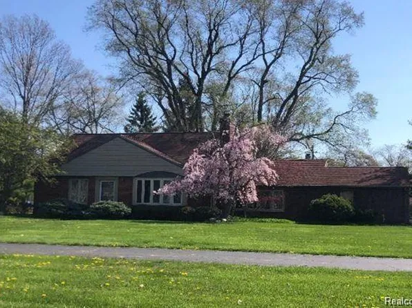 27985 Southpointe Rd, Grosse Ile, MI 48138