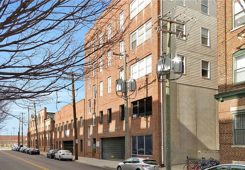 1st image of 1414 W Marshall St #U407