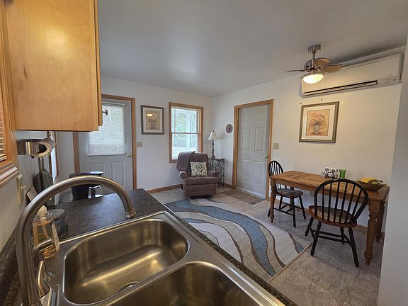 3rd image of 75 Redcedar Lane