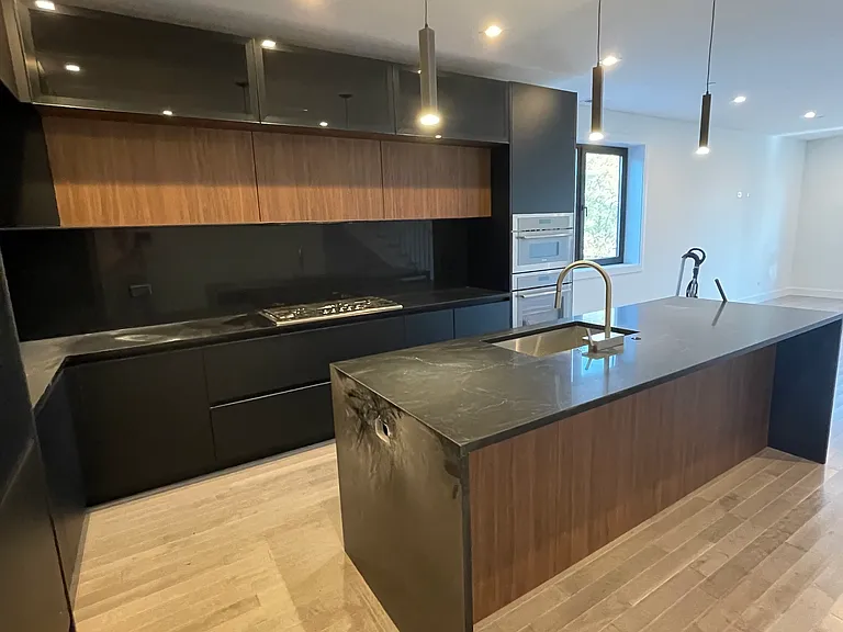 719 N Elizabeth St #3N — Photo 4