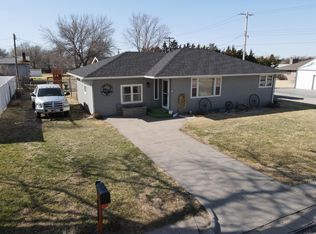 213 W 4th St, Smith Center, KS 66967