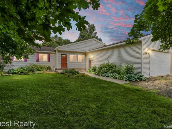 9181 Sherwood Dr, Davisburg, MI 48350