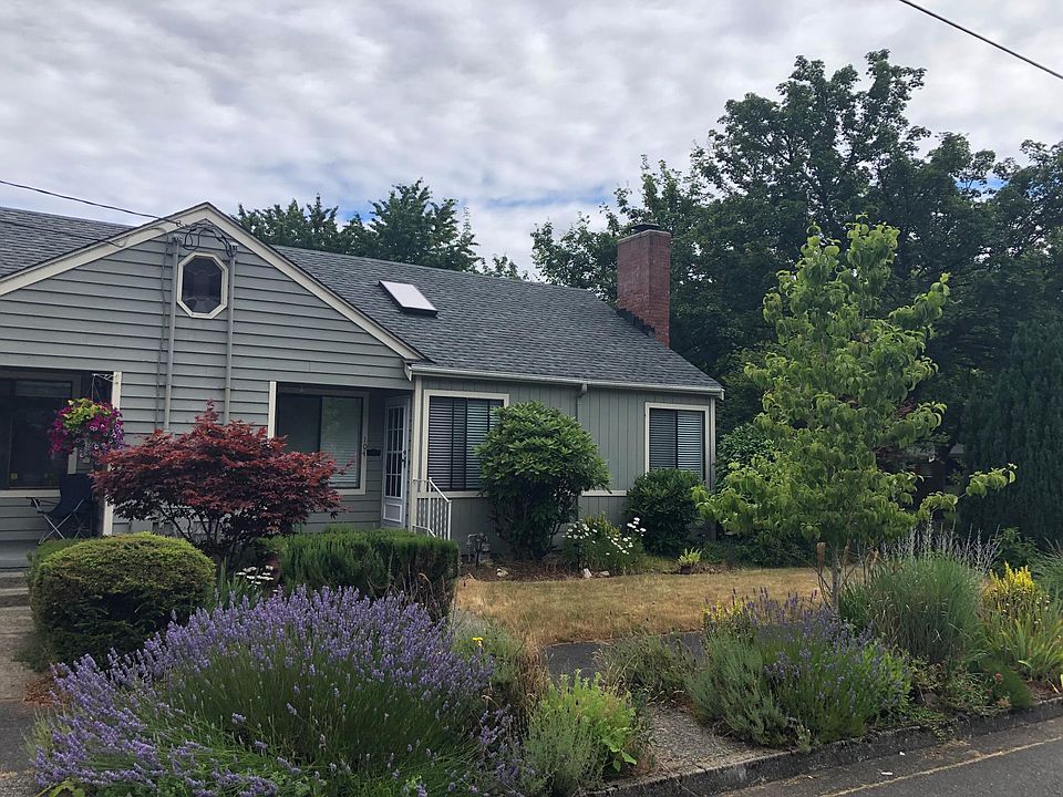 1st image of 104 18th Ave SW #104
