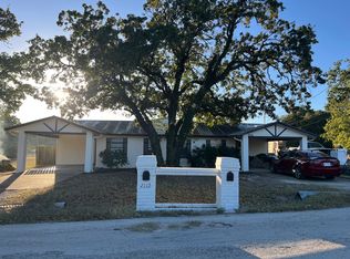 2112 Tanglewood St, Weatherford, TX 76085