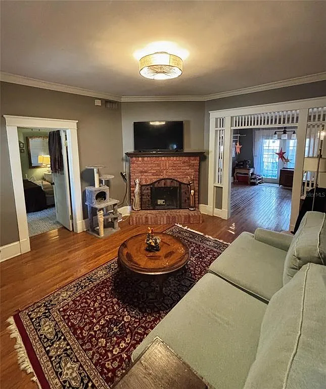 4 bed, 2.0 bath, 1632 sqft, $3,495 — Photo 4
