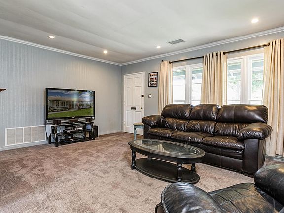 4th image of 2718 Beacon Ave