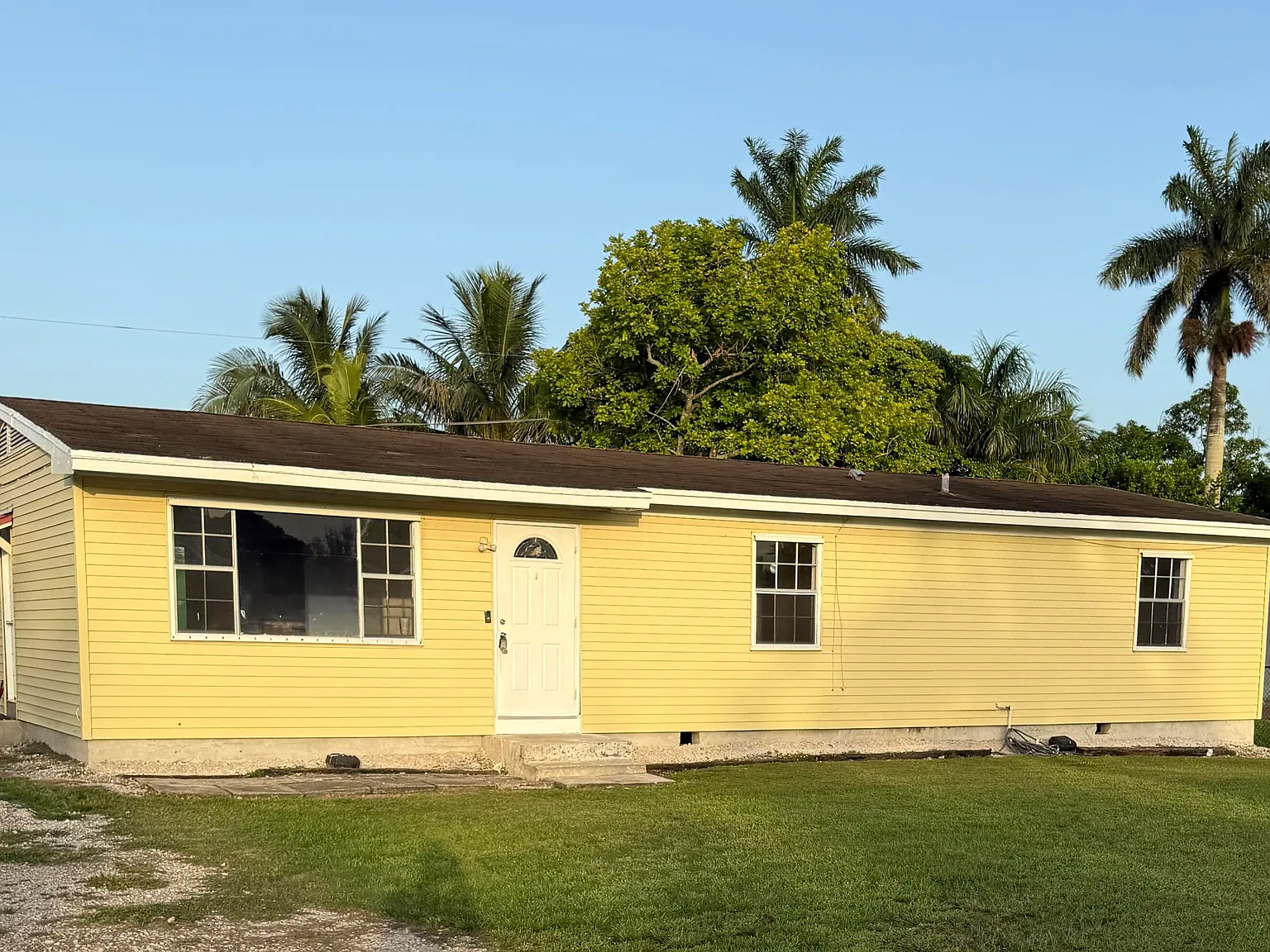 3 bed, 2.0 bath, 1248 sqft, $1,700 — Photo 2