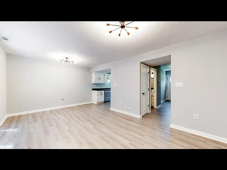 1658 Foxhaven Dr #1 — Photo 4
