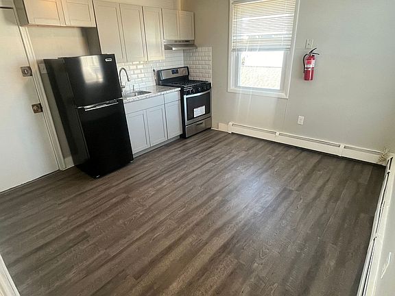 3rd image of 212 N 38th St APT 4