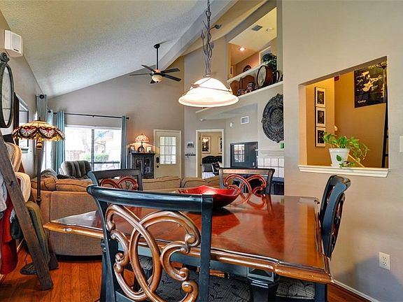 4th image of 2920 Menlo Park Ln