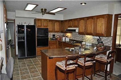 2nd image of 205 Oaklake Cv