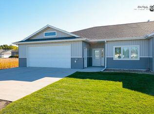 323 Buckskin Ave, Bismarck, ND 58503