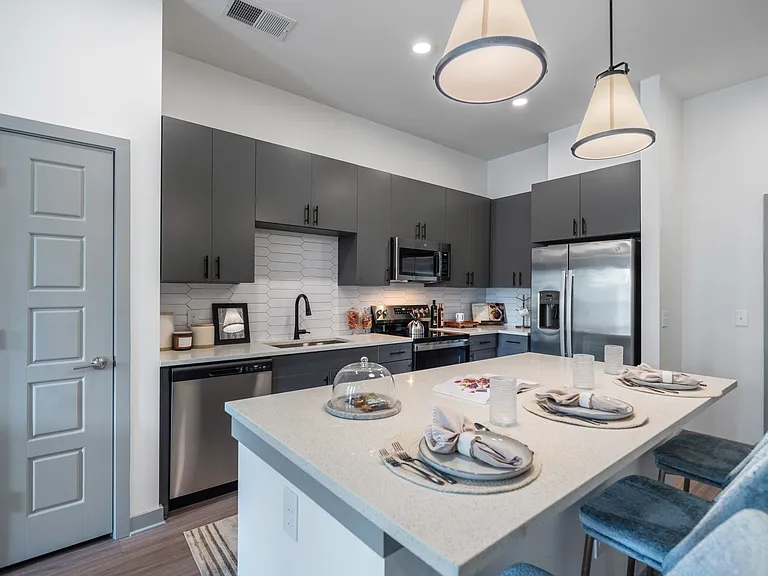 Populus Waterside Apartments — Photo 12