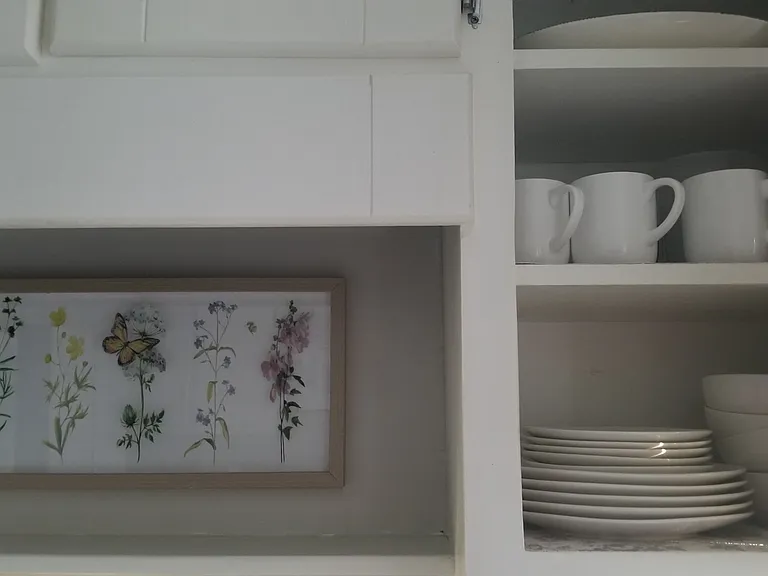 Full set of dinnerware