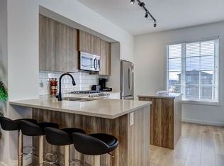 888 W Walgrove Blvd SE, Calgary, AB T2X4C2