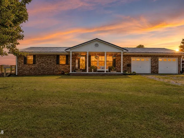 828 Hickory Cove Rd, Rogersville, TN 37857