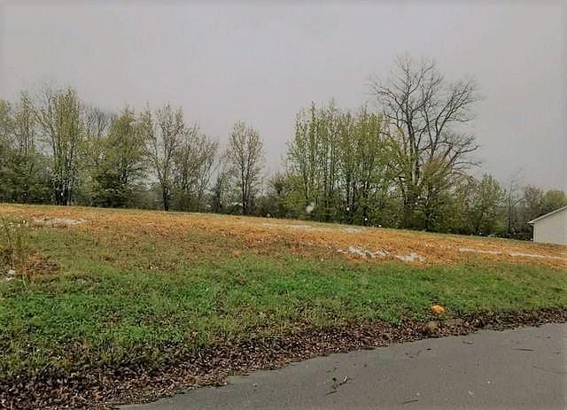2nd image of Quiet Oaks Way