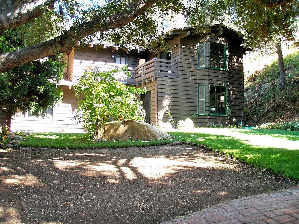 1st image of 25646 Wildwood Dr