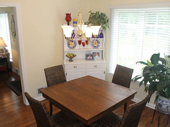 5th image of 2502 McLeay Dr