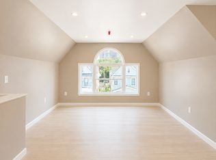 133 Pearsall Ave #4, Jersey City, NJ 07305