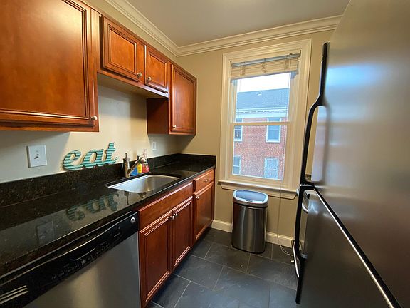 2nd image of 906 S Washington St APT 310