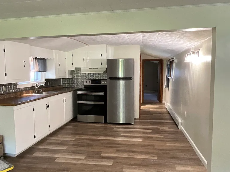 1024 Delaware Dr — Photo 3