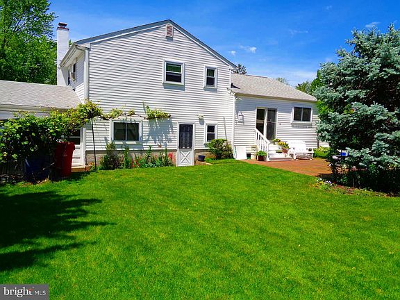 5th image of 333 Acorn Dr
