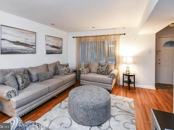 8317 Canning Ter, Greenbelt, MD 20770