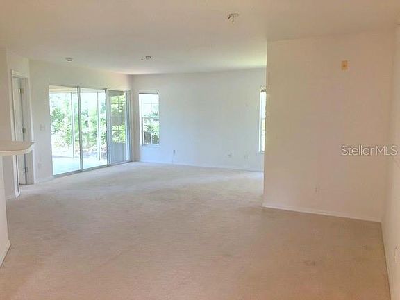 4th image of 802 Montrose Dr Unit 104