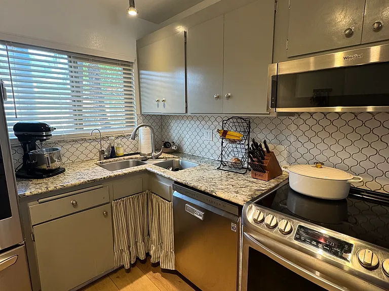 4339 Loma Riviera Ct — Photo 7