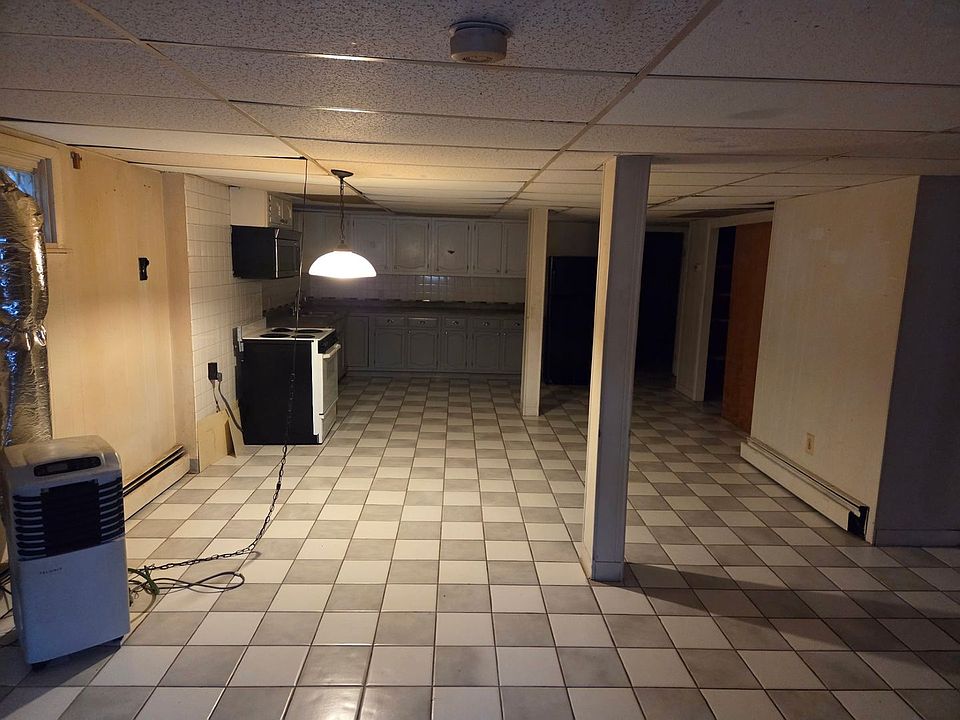 2nd image of 920 Hawley Ave #Basement