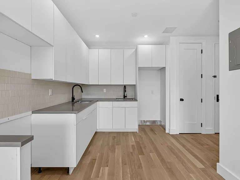 173 Tompkins Ave #3F — Photo 2