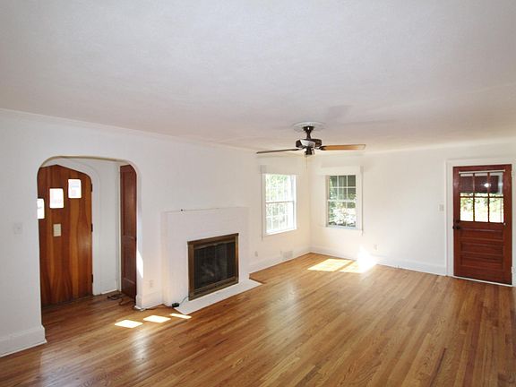 2nd image of 2401 E 14th St