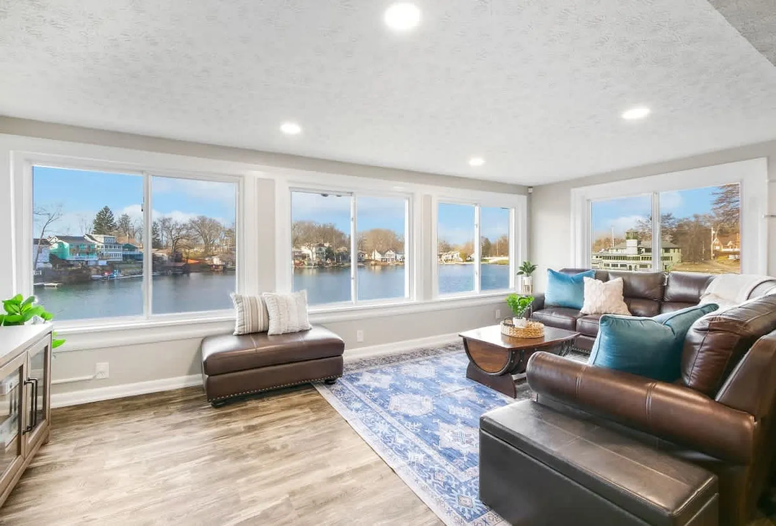 4 bed, 2.0 bath, $7,425 — Photo 1