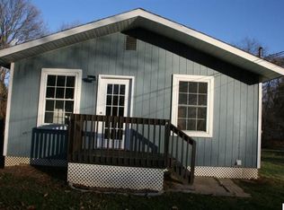 1147 Fairfax St, Jackson, MI 49203