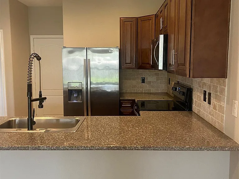 307 Covecrest Dr #B — Photo 4