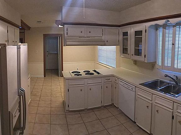 5th image of 4118 Clovernook Ln