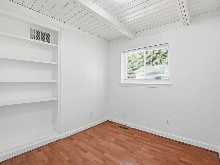 11000 Park Rd — Photo 13