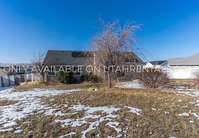 1595 S 50 W — Photo 6
