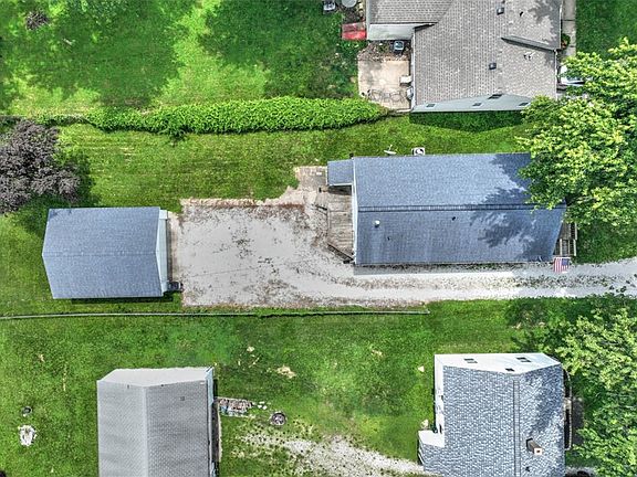 4th image of 462 S Durfee St