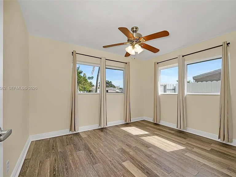 3524 SW 14th St — Photo 13