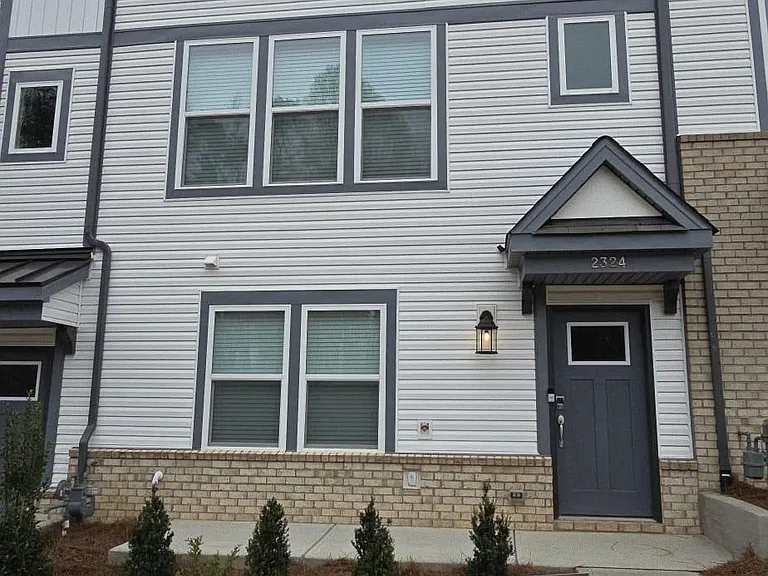 2324 Donnelly Hills Ln — Photo 1