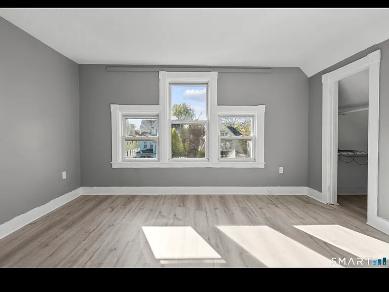 362-364 Sigourney St #3 — Photo 6