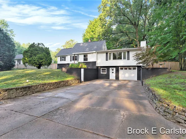 2881 Debaker Rd, Muskegon, MI 49444