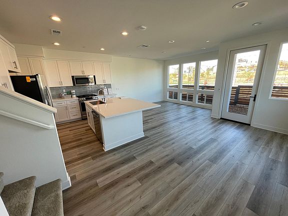 5th image of 10992 Aderman Way