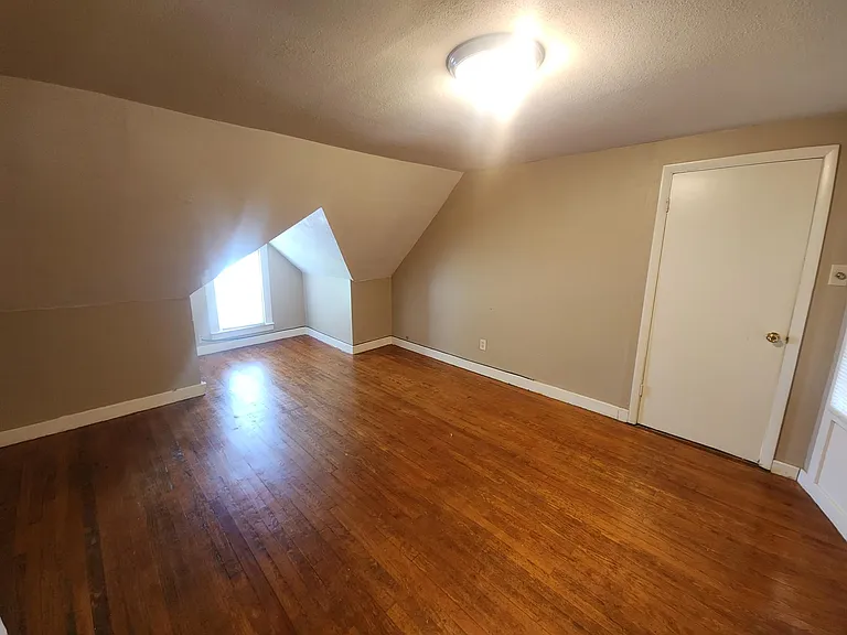 27 Fairview Ave #27B — Photo 13